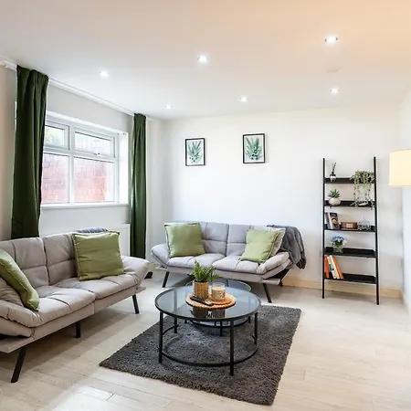 Modern 3br House - Free Parking - Sleeps 8 * Leeds (West Yorkshire)