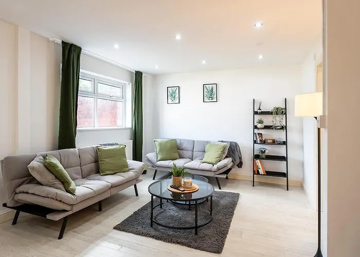 Spacious 3br House - Free Parking - Sleeps 8 * Leeds