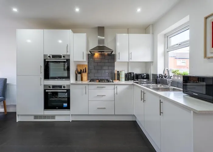 Apartment Spacious 3br House - Free Parking - Sleeps 8 Leeds (West Yorkshire)